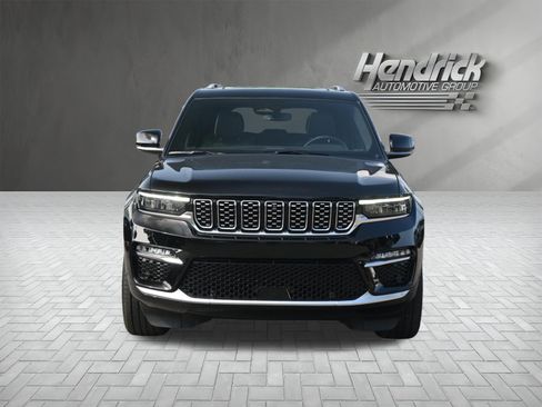 Used 2023 Jeep Grand Cherokee Summit AWD/4WD image 3