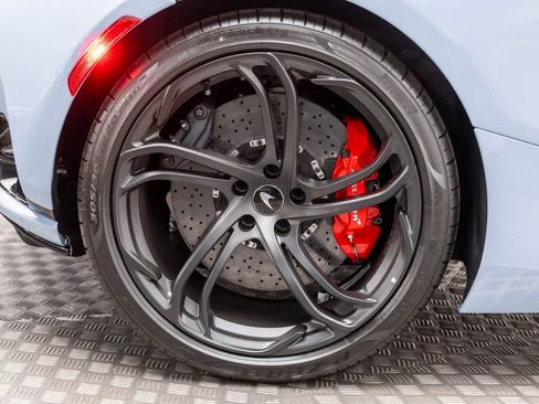 New 2026 McLaren 750S image 42