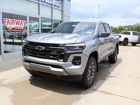 Used 2024 Chevrolet Colorado Z71 w/ Z71 Convenience Package 2 AWD/4WD image 6
