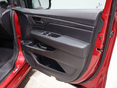 Used 2025 Honda Odyssey Sport-L image 27