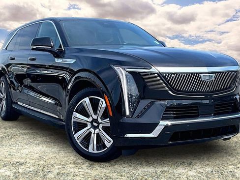 Certified 2025 Cadillac Escalade IQ Luxury 2 w/ LPO, Premium Carpet Package AWD/4WD image 1