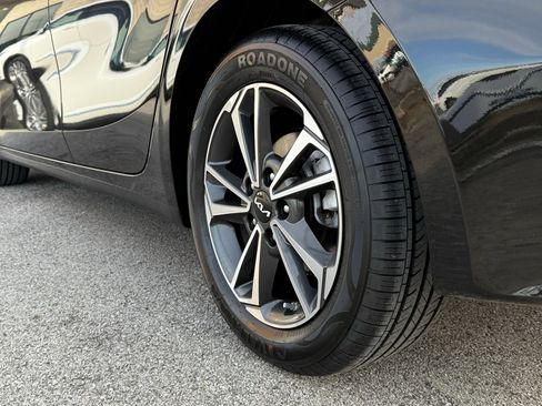 Used 2024 Kia Forte LXS image 13