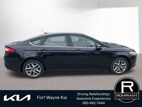 Used 2016 Ford Fusion SE FWD image 6