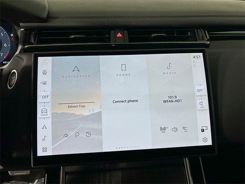 New 2026 Land Rover Range Rover Velar Dynamic SE image 16