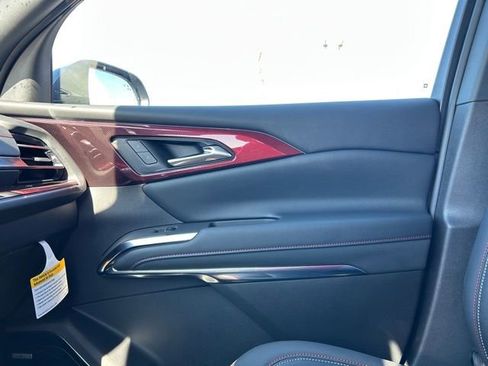 New 2026 Chevrolet Traverse RS w/ LPO, Floor Liner Package FWD image 45