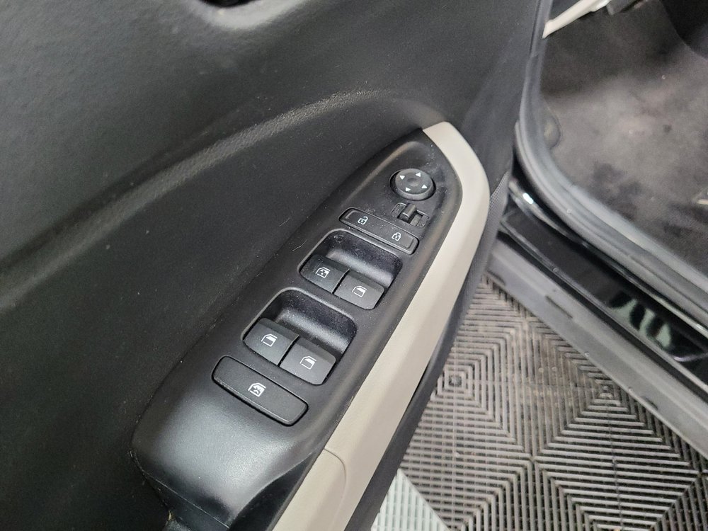 Used 2024 Hyundai Venue SEL FWD image 27