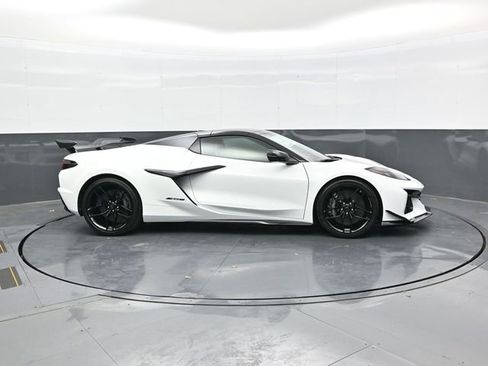 New 2026 Chevrolet Corvette Z06 w/ Z07 Performance Package RWD image 8