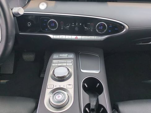 Used 2025 Genesis GV70 2.5T AWD/4WD image 19