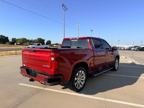 Used 2019 Chevrolet Silverado 1500 High Country w/ Technology Package AWD/4WD image 6