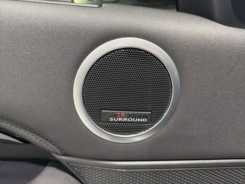 Used 2021 Land Rover Discovery S image 27