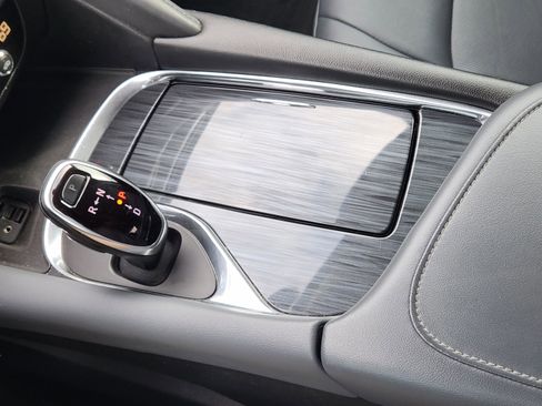 Used 2021 Buick Enclave Essence image 20