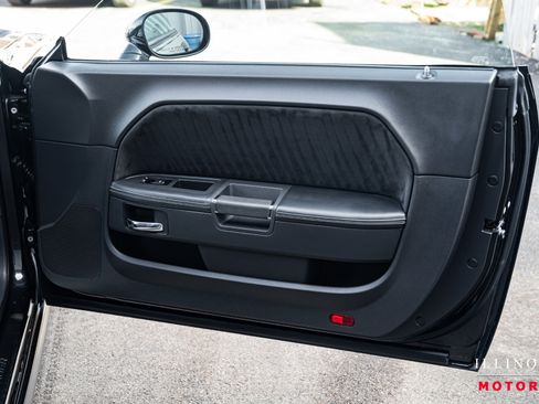 Used 2009 Dodge Challenger SRT8 w/ SRT Option Group II image 35