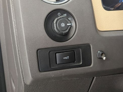 Used 2013 Ford F150 XLT w/ Mid Equipment Group image 15