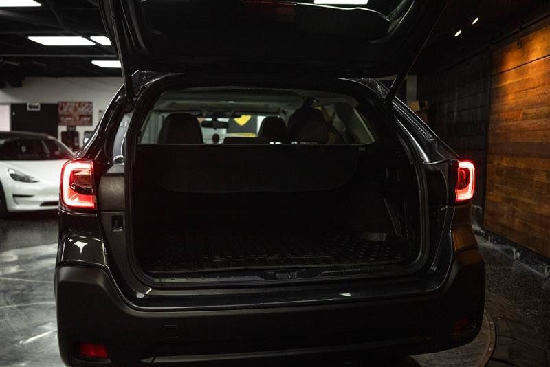 Used 2025 Subaru Outback Premium AWD/4WD image 7