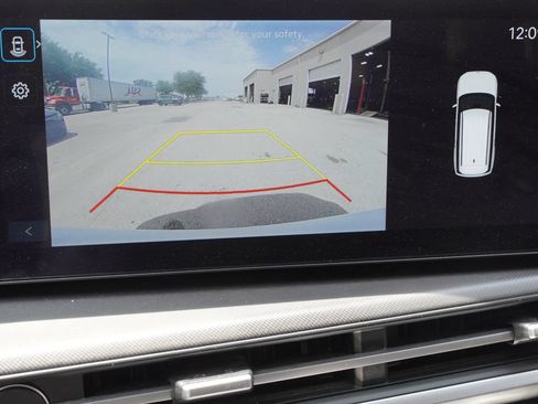 Used 2025 Hyundai Santa Fe SE FWD image 24