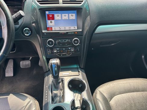 Used 2018 Ford Explorer XLT w/ Equipment Group 202A image 47