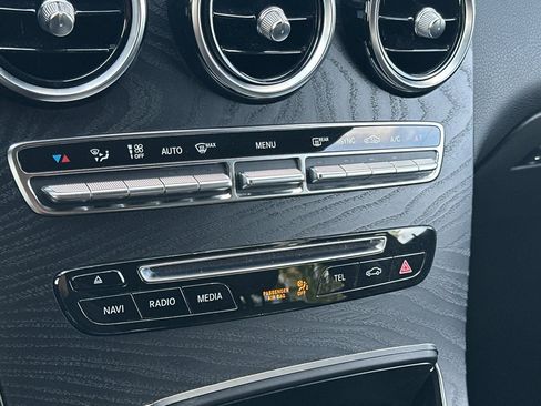 Used 2019 Mercedes-Benz GLC 300 4MATIC image 20