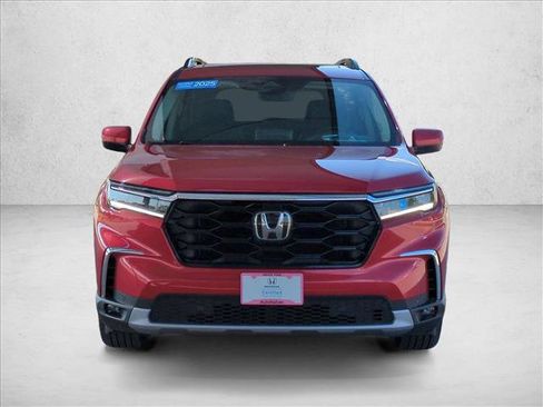 Certified 2025 Honda Pilot Touring image 2