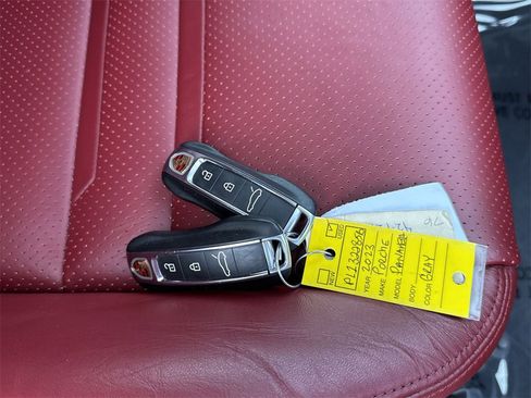Used 2023 Porsche Panamera 4S image 36