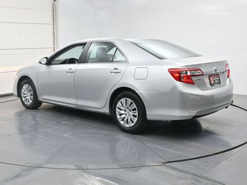 Used 2014 Toyota Camry LE FWD image 21