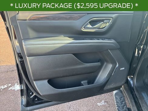 Used 2022 Chevrolet Suburban Z71 w/ Off-Road Capability Package image 13