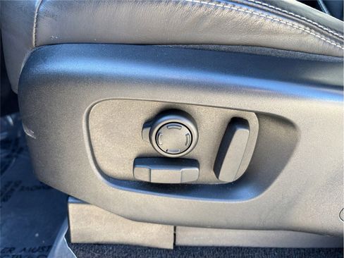 Used 2019 Land Rover Discovery HSE image 20