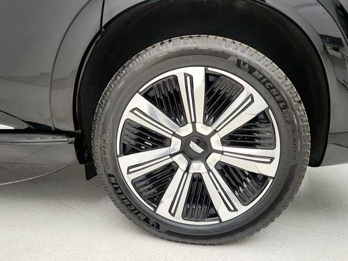 Used 2025 Cadillac Escalade IQ Luxury 2 image 9