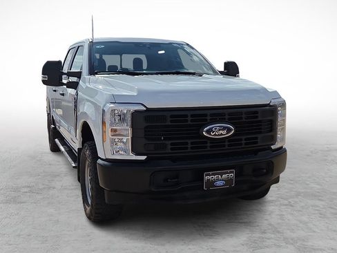 Used 2025 Ford F250 XL w/ XL Off-Road Package AWD/4WD image 2