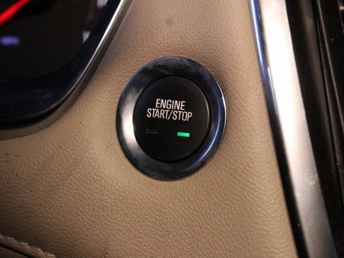 Used 2023 Chevrolet Traverse LT image 27