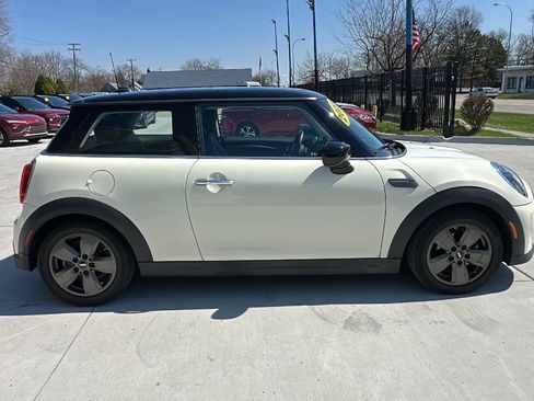 Used 2023 MINI Cooper 2-Door Hardtop image 4