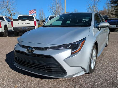 Certified 2023 Toyota Corolla LE w/ LE Convenience Package image 2