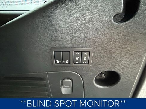 Used 2020 GMC Yukon Denali image 11