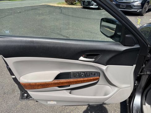 Used 2011 Honda Accord EX image 11