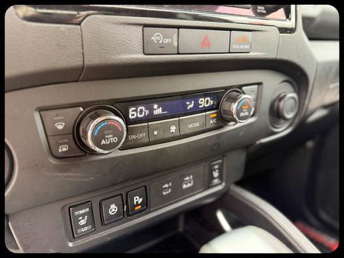 Used 2024 Nissan Frontier SV w/ SV Convenience Package RWD image 32