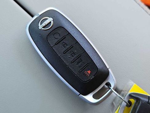 Used 2023 Nissan Rogue SL image 35