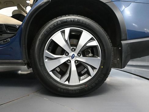 Used 2021 Subaru Ascent Premium w/ Convenience Package image 14