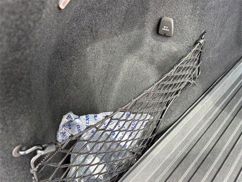 Used 2022 Volvo XC60 B5 Momentum w/ Advanced Package image 33