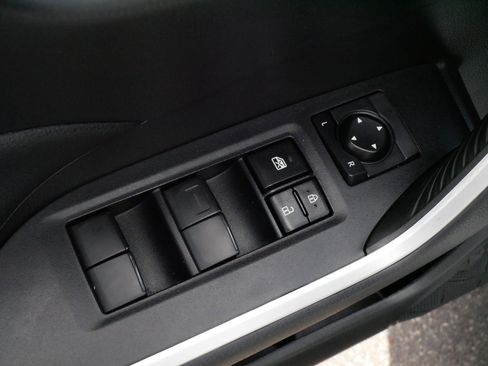 Used 2023 Toyota RAV4 LE AWD/4WD image 19