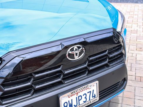 Used 2026 Toyota Corolla Cross XLE w/ Convenience Package FWD image 6