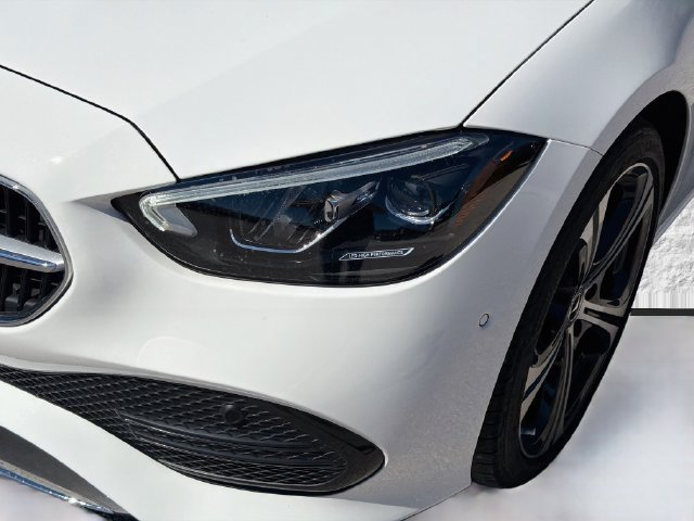 Used 2025 Mercedes-Benz C 300 Sedan image 9