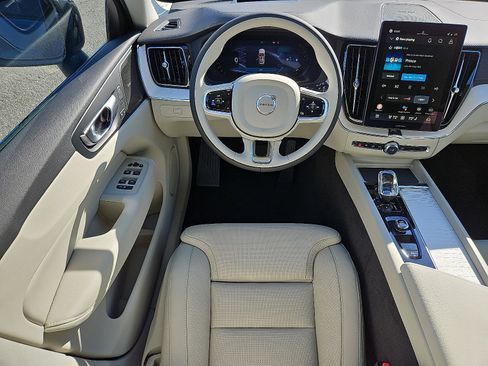 New 2026 Volvo XC60 B5 Ultra w/ Protection Package Premier image 9