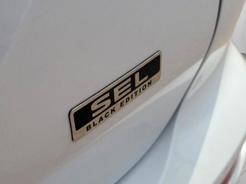 Used 2023 Mitsubishi Outlander SEL FWD image 33