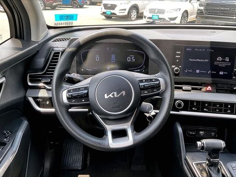 Used 2023 Kia Sportage LX AWD/4WD image 17