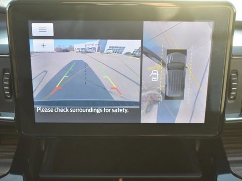 Used 2023 Ford Explorer Limited image 26