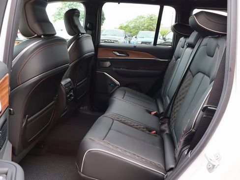 New 2025 Jeep Grand Cherokee Summit image 43