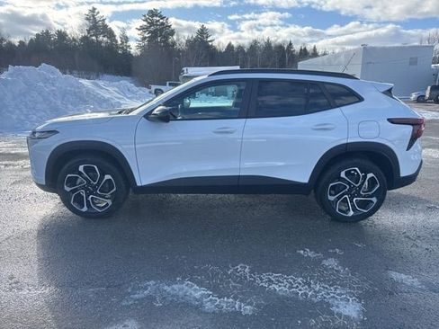 New 2026 Chevrolet Trax RS w/ Sunroof Package image 3
