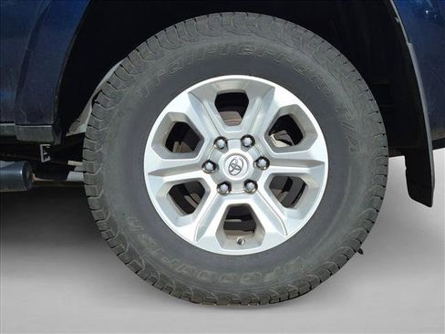 Used 2020 Toyota 4Runner SR5 Premium w/ Moonroof Package AWD/4WD image 9
