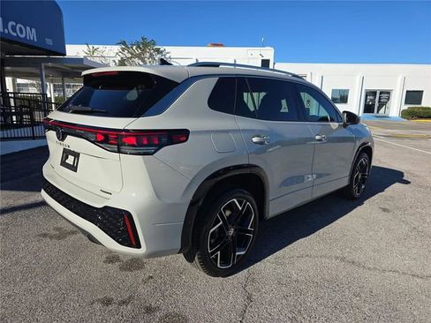 New 2026 Volkswagen Tiguan SEL R-Line image 3