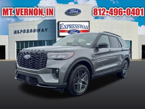 Used 2025 Ford Explorer ST-Line w/ ST-Line Street Pack image 2