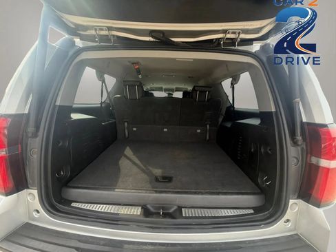 Used 2018 Chevrolet Suburban LT AWD/4WD image 19